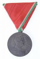 1939. Magyar Kis Ezüst Vitézségi Érem hadifém kitüntetés eredeti mellszalagon T:1- / Hungary 1939. Hungarian Small Silver Gallantry Medal war metal decoration with original ribbon C:AU NMK 436.