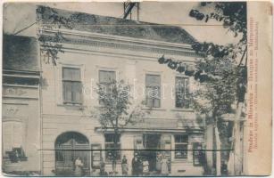 1914 Szávaszentdemeter, Mitrovice, Mitrovitz an der Save, Sremska Mitrovica; Skolska knjiznica / Buchhandlung / Könyvkereskedés és nyomda. leporellólap, belül: park, ortodox templom, Héderváry tér, Hotel Mercur, Kovács szálloda, hajóállomás, stb. / shop and publishing house. leporellocard: park, Orthodox church, street view, square, hotels, ship station, etc. (fl)