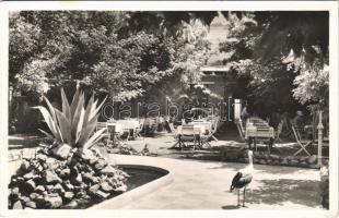 1940 Baja, Központi szálloda, étterem és kávéház nyári kerthelyisége
