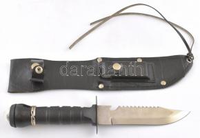 Vadász kés műanyag markolattal, műbor tokban, rejtett gyufatartóval, fenővel, kés h: 29 cm