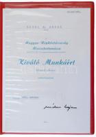 6db-os szocialista kitüntetés, közte 1970. "Felszabadulási Jubileumi Emlékérem" aranyozott...