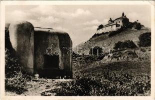 1939 Krasznahorkaváralja, Krásnohorské Podhradie; Krasznahorka vára a cseh erőddel, betonbunker. Fenyves Andor kiadása. Dr. Hargittai felvétele / Hrad Krásna Horka / castle with Czech fortress, concrete bunker (EK)