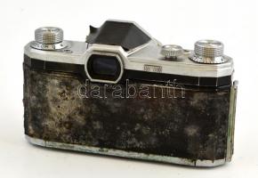 Zeiss Contax D fényképezőgép Carl Zeiss Biotar 2/58 objektívvel, foltos bőr tokban, akadó zárral, ka...
