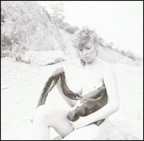 cca 1986 Valóság és fantázia, játék és öröm, Menesdorfer Lajos (1941-2005) budapesti fotóművész hagy...