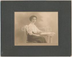cca 1908 Losonc, Bergtraun (Dezső) fényképész műtermében készült vintage fotó, 11x15 cm, karton 19,8x25 cm