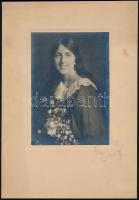 cca 1920 Gaál Juliska aláírt vintage fotóművészeti alkotása, 15,8x11,4 cm, karton 29,6x20,2 cm