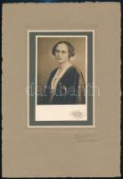 cca 1921 Losonc, Bergtraun (Dezső) fényképész nevével jelzett kartonon, Rozgonyi (Dezső) - a név vélhetően magyarosítva -vintage felvétele 13,8x8,3 cm, karton 28,2x19,5 cm
