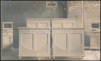 cca 1932 Mezőtúr, Nagy András géperőre berendezett, asztalos üzemében készült hálószoba bútor, Maksay fényképész jelzett felvétele, a vintage fotó néhány helyen kopott, kasírozva, 17,8x29 cm