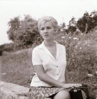 1963 Pécsi Ildikó színésznő, Kotnyek Antal (1921-1990) budapesti fotóriporter hagyatékából 21 db vintage NEGATÍV, 6x6 cm