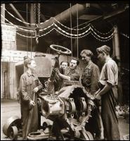 cca 1965 Kotnyek Antal (1921-1990) budapesti fotóriporter hagyatékából 12 db vintage NEGATÍV, különf...