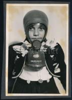 cca 1944 Gázálarc gyerekeknek, háborús termékfotó, 17x11,5 cm