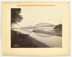 1912 A bajai Duna-híd, fotó kartonon, Magy. Kir. Államvasutak Gépgyára Budapesten feliratú kartonon, 23x29 cm
