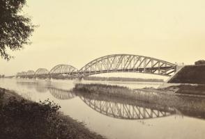 1912 A bajai Duna-híd, fotó kartonon, "Magy. Kir. Államvasutak Gépgyára Budapesten" felira...