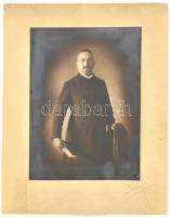 Hevesi Simon (1868-1943) hittudós teológus és filozófus, rabbi, egyetemi tanár, kartonra kasírozott fotó Diskay műterméből, 23×17 cm
