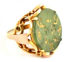 Arany (Au) 14K gyűrű zöld kővel, intaglióval, jelzett, méret: 56 bruttó: 7,87 g