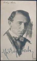 Rátkai Márton (1881-1951) színész aláírása egy őt ábrázoló fotólapon, apróbb kopásnyomokkal, az egyik sarkán apró törésnyommal, 13x8 cm