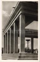 München, Munich; Ehrentempel auf dem Königlichen Platz. Architekt Paul Ludwig Troost / Honor Temples, Nazi architecture