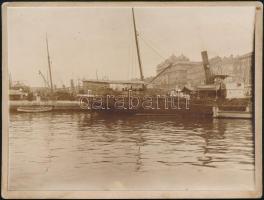 cca 1900-1910 Fiumei-kikötő részlete, a benne horgonyzó hajókkal, fotó kartonon, 9x12 cm / cca 1900-1910 Fiume-Rijeka, part of the harbour with ships, photo on cardboard, 9x12 cm