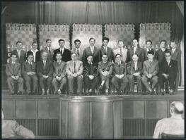 1960-1970 Magyar sakkozók csoportképe, fotó, Pobuda Foto, 18×24 cm