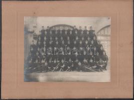 cca 1910 A 118. sz. rendőrőrs, csoportkép, fotó kartonon, a karton körbevágott, 16×21 cm