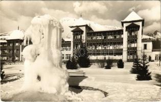 Újtátrafüred, Neu-Schmecks, Novy Smokovec (Tátra, Vysoké Tatry); szálloda télen / hotel in winter