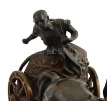 Glorcain jelzéssel: Gladiátor harci fogaton. Bronz szobor. Kantár hiányos / Glircain signed: Gladiat...