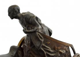 Glorcain jelzéssel: Gladiátor harci fogaton. Bronz szobor. Kantár hiányos / Glircain signed: Gladiat...