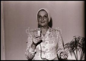 1973 Tolnai Klári színművésznő, 9 db vintage NEGATÍV, 24x36 mm