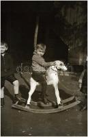 cca 1945 előtt készült felvételek, 145 db vintage NEGATÍV, sokféle témáról, különféle családok hagya...