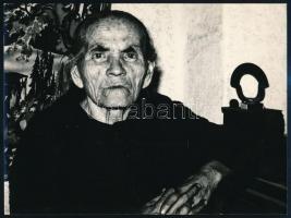 cca 1976 Kozik Gábor: Öregség, feliratozott vintage fotóművészeti alkotás, 18x24 cm