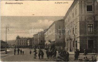 Besztercebánya, Banská Bystrica; A püspöki palota. Ivánszky Elek kiadása / bishops palace, street view (EM)