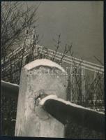 cca 1931 Kinszki Imre (1901-1945) budapesti fotóművész hagyatékából, jelzés nélküli, vintage fotó (Erzsébet híd), 6,5x4,8 cm