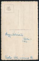 1940 Pásztó, kislány magyaros népviseletben, színezett fotólap, felületén törésnyom, 13,5×8,5 cm
