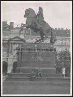 cca 1937 Buday J. László (?-?): Budapest, Kossuth tér, Rákóczi-szobor, jelzetlen fotó, 24×18 cm