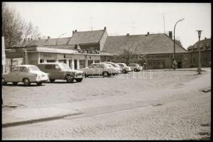 1968-1969 Siófoki városképek, építkezés, nyaralás, 81 db kisfilm negatív kocka csíkokban