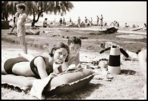 1968-1969 Siófoki városképek, építkezés, nyaralás, 81 db kisfilm negatív kocka csíkokban