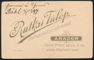 cca 1897 Lányok egyenruhában, keményhátú fotó Rutkai Fülöp aradi műterméből, 10,5×6,5 cm