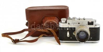 Zorkij-4 fényképezőgép, Jupiter-8 2/50 mm objektívvel, eredeti bőr tokjában, jó állapotban / Vintage Russian camera, with original leather case, in good condition