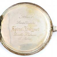 Ezüst (Ag) tokos zsebóra. Működő, szép állapotban, hozzá fém óralánc. d: 50 mm