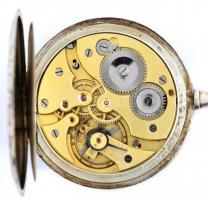 Ezüst (Ag) tokos zsebóra. Működő, szép állapotban, hozzá fém óralánc. d: 50 mm