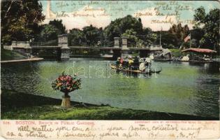 Boston (Massachusetts), bridge in public gardens, boats (fa)