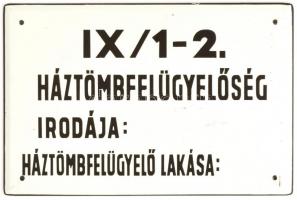 IX/1-2. háztömbfelügyelőség irodája: háztömbfelügyelő lakása: zománcozott fém tábla, 20x29,5 cm
