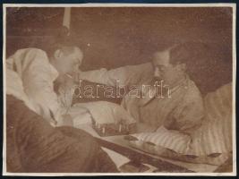 1916 Sakkozó katonák feliratozott fotó / Chess playing soldiers 6x9 cm