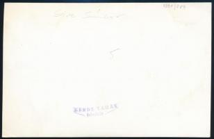 Sára Sándor Filmrendező aláírt fotója Kende Tamás pecséttel jelzett alkotása 18x11 cm