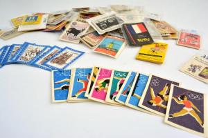 Több mint 1000 db különböző gyufacímke