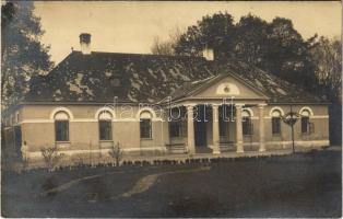 1915 Vágvecse, Veca (Vágsellye, Sala nad Váhom); Ajtics Horváth kastély / castle. photo