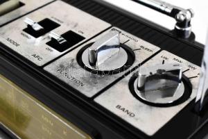 Hitachi rádiómagnó, tisztításra szorul, működik, hálózati kábellel, 41x14x12 cm