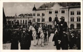 1938 Léva, Levice; bevonulás. Hajdu felvétele / entry of the Hungarian troops + 1938 Léva visszatért So. Stpl.