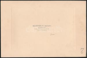 cca 1930 Esküvői csoportkép, két rendőrrel, Schäffer pecséttel jelzett fotója, 11×17 cm