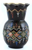 Pöttyös, festett, mázas majolika váza, kopásokkal, javításokkal m: 17,5 cm
